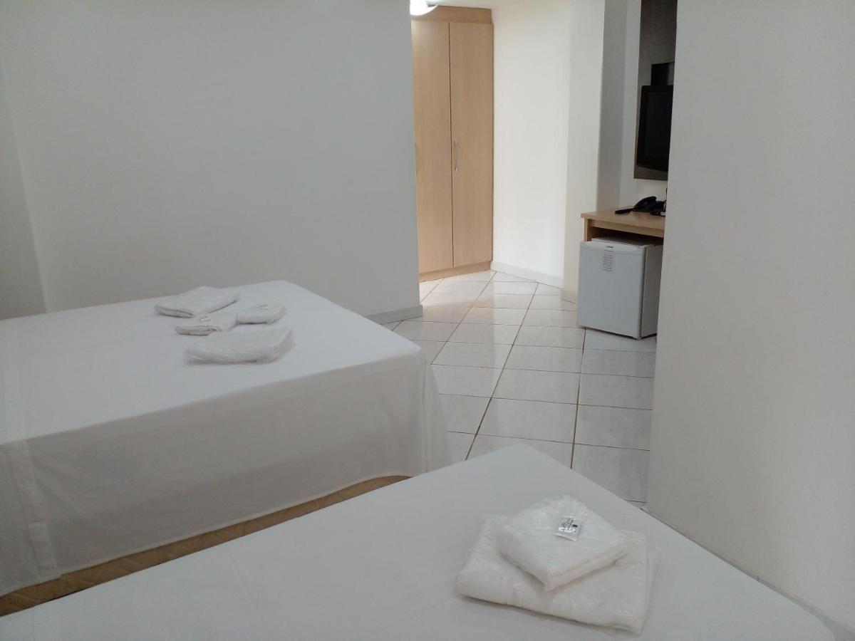 Hotel Minas Brasil Монтис Кларос Екстериор снимка