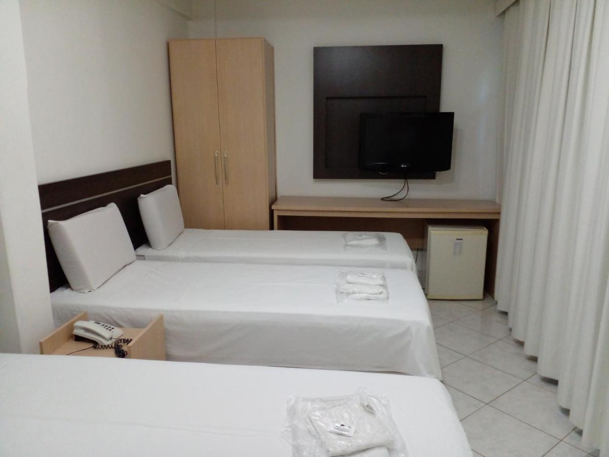 Hotel Minas Brasil Монтис Кларос Екстериор снимка