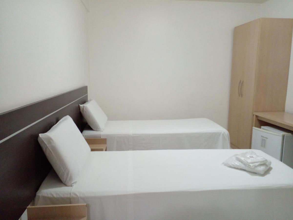 Hotel Minas Brasil Монтис Кларос Екстериор снимка